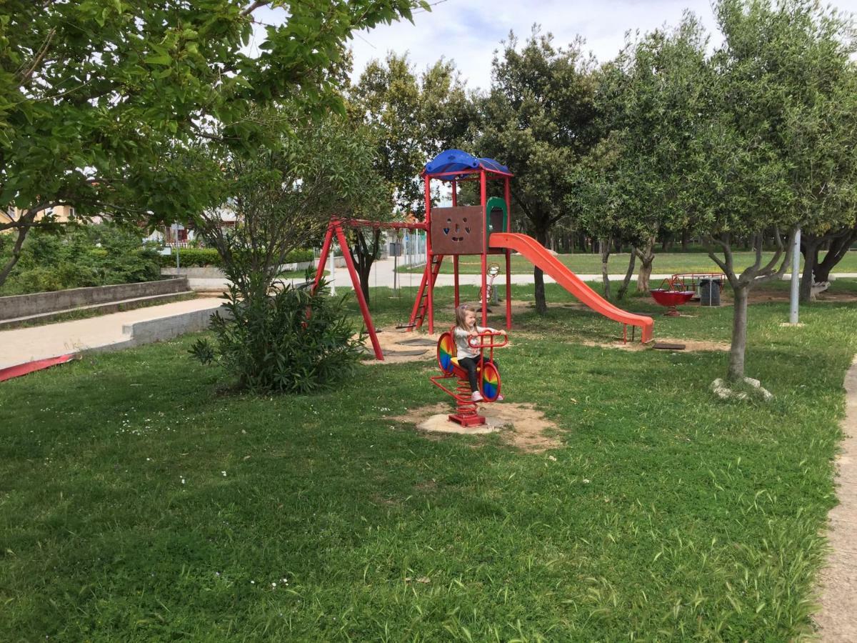 Apartmani Lorena Privlaka  Luaran gambar
