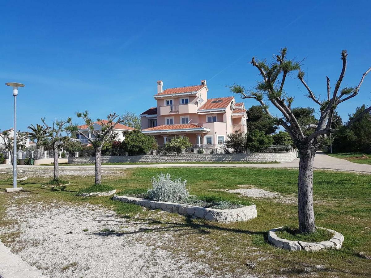 Apartmani Lorena Privlaka  Luaran gambar